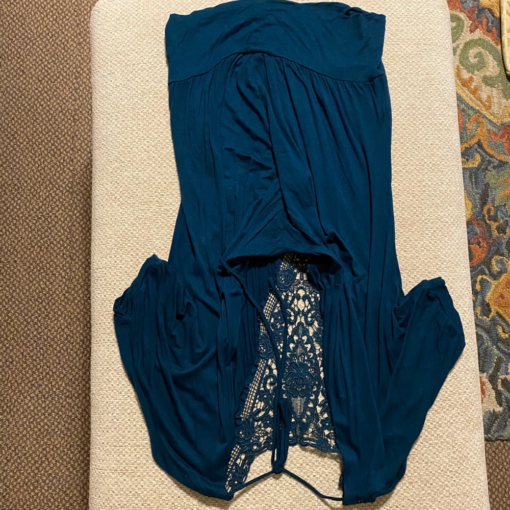 Gorgeous lace appliqué turquoise open back dress - Picture 3 of 4